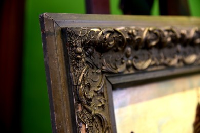 Bilderuhr mit Spielwerk, Mittelalterliche Stadt am Fluss, Monogram SAF, um 1900