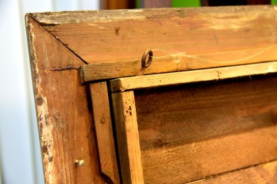 Bilderuhr mit Spielwerk, Mittelalterliche Stadt am Fluss, Monogram SAF, um 1900