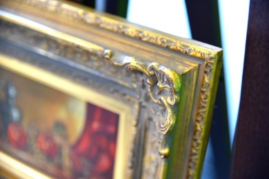 Rote Früchte vor rotem Vorhang, Stillleben, Atilla Argun, 1988