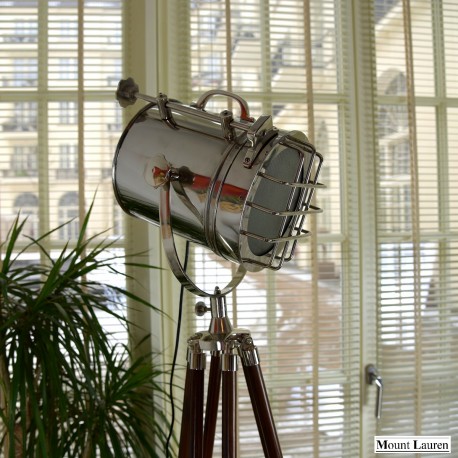 MOUNT LAUREN - Nautic Tripod Searchlight
