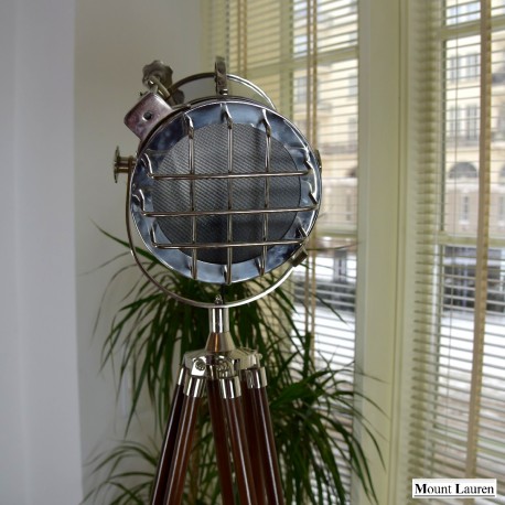 MOUNT LAUREN - Nautic Tripod Searchlight