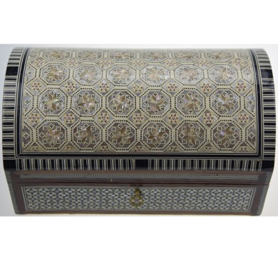 Ägyptische Schmuckschatulle mit Perlmuttintarsien
